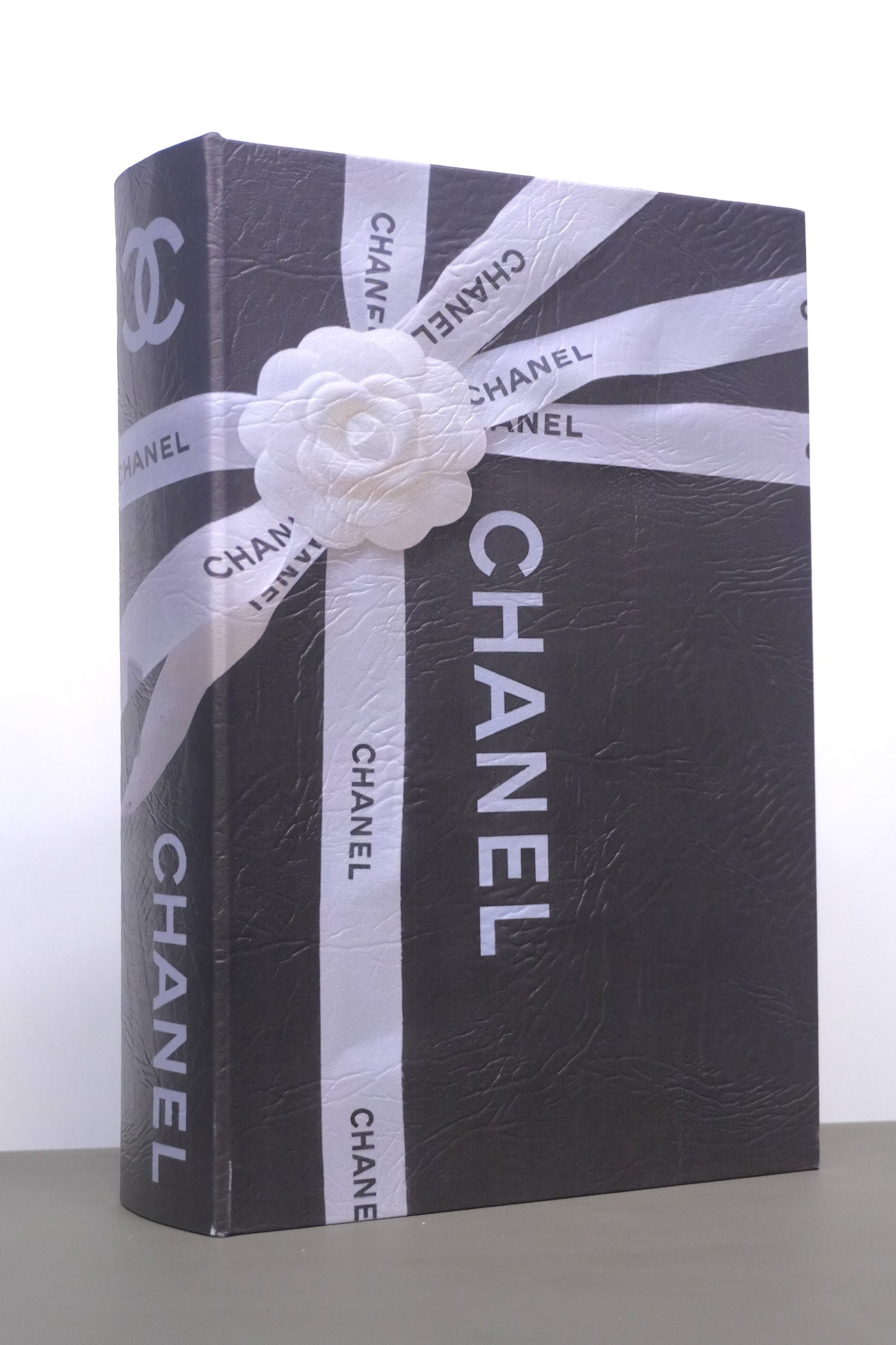Libro decorativo Chanel (set 2 piezas)
