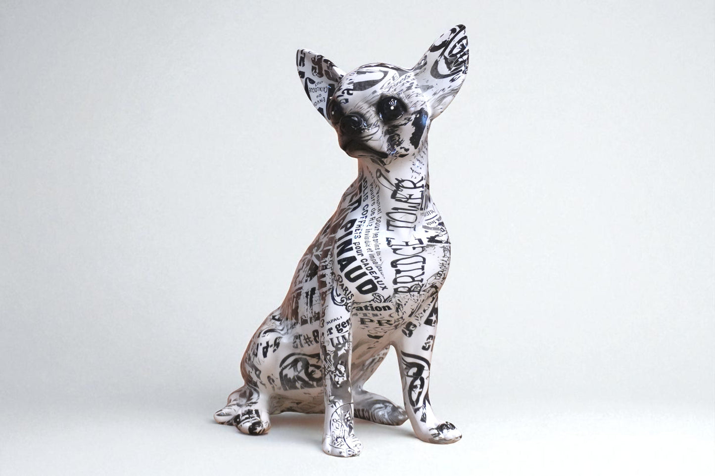 estatua chihuahua grafiti